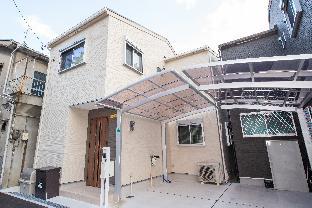 Brand new house for family and group in Tsuruhashi